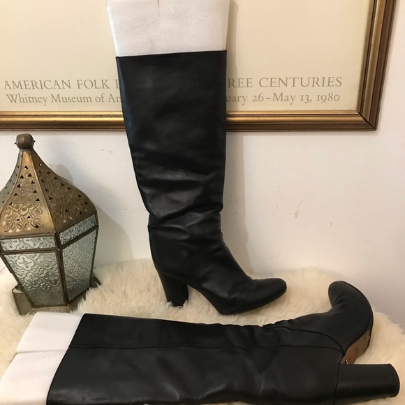 Vince Camuto Signature- VC line signature fine Italian leather boots - Picture 3 of 8